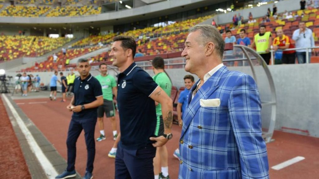 Gigi Becali pregătește schimbări majore în strategia FCSB Viziune revizuită pentru FCSB Gigi Becali, patronul echipei FCSB, a declarat recent că se gândește la o modificare semnificativă în sistemul de joc al formației roș-albastre