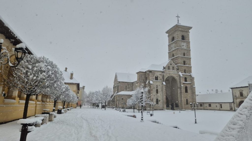 Albă Iulia, un oraș cunoscut pentru istoria sa milenară și pentru frumusețea sa Nazariană, trăiește o zi cu totul specială, o raritate care a atras atenția localnicilor și a vizitatorilor deopotrivă