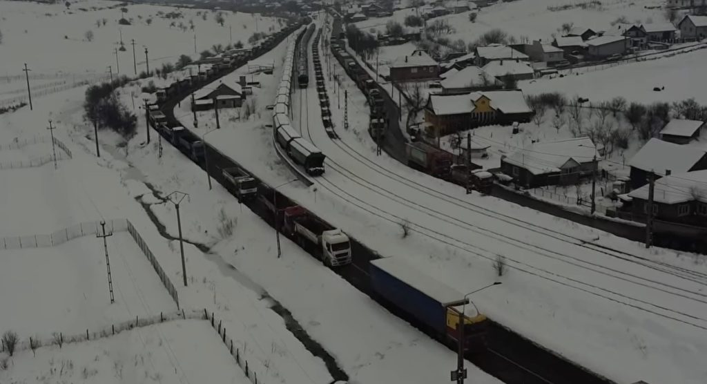 Iarna devastațională a tras ultimele forțe din salinele din țară, care au fost nevoite să funcționeze în regim de urgență pentru a satisface creșterea exponențială a cererii de sare destinată deszăpezirii drumurilor