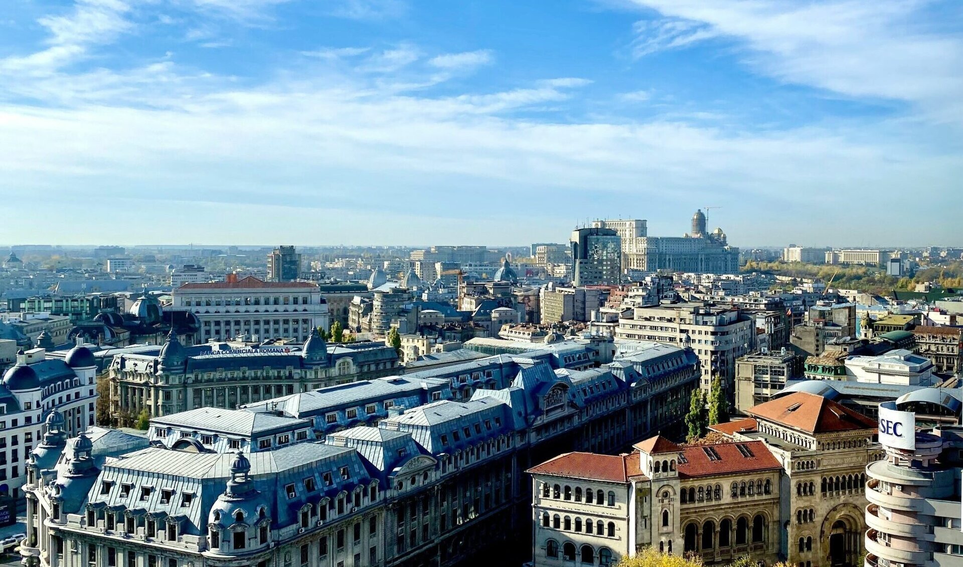 Bucureștiul își păstrează titlul de principală destinație turistică din România, continuând să fie preferat atât de vizitatorii români, cât și de cei din străinătate
