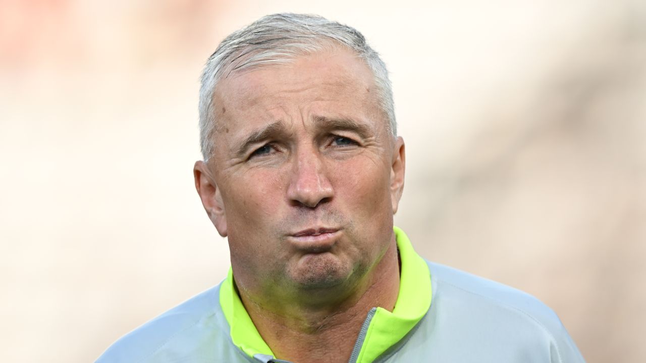 Dan Petrescu: „A discutat cu el, urmează o lună de tratament”