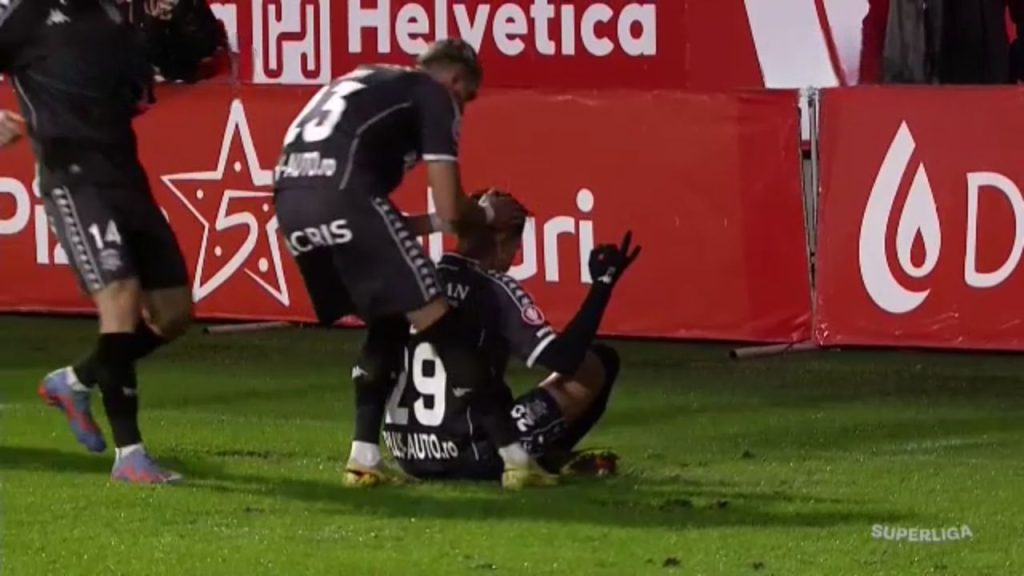 UTA și Rapid încheie la egalitate, 1-1. Alex Dobre egalează din penalty.