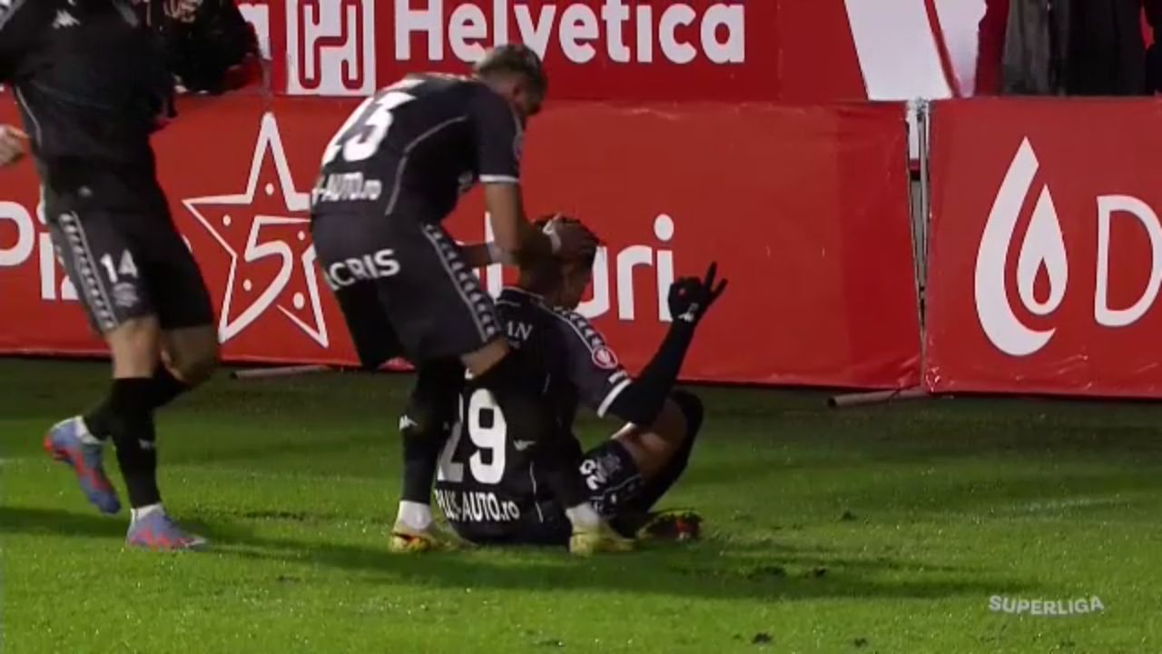 UTA și Rapid încheie la egalitate, 1-1. Alex Dobre egalează din penalty.