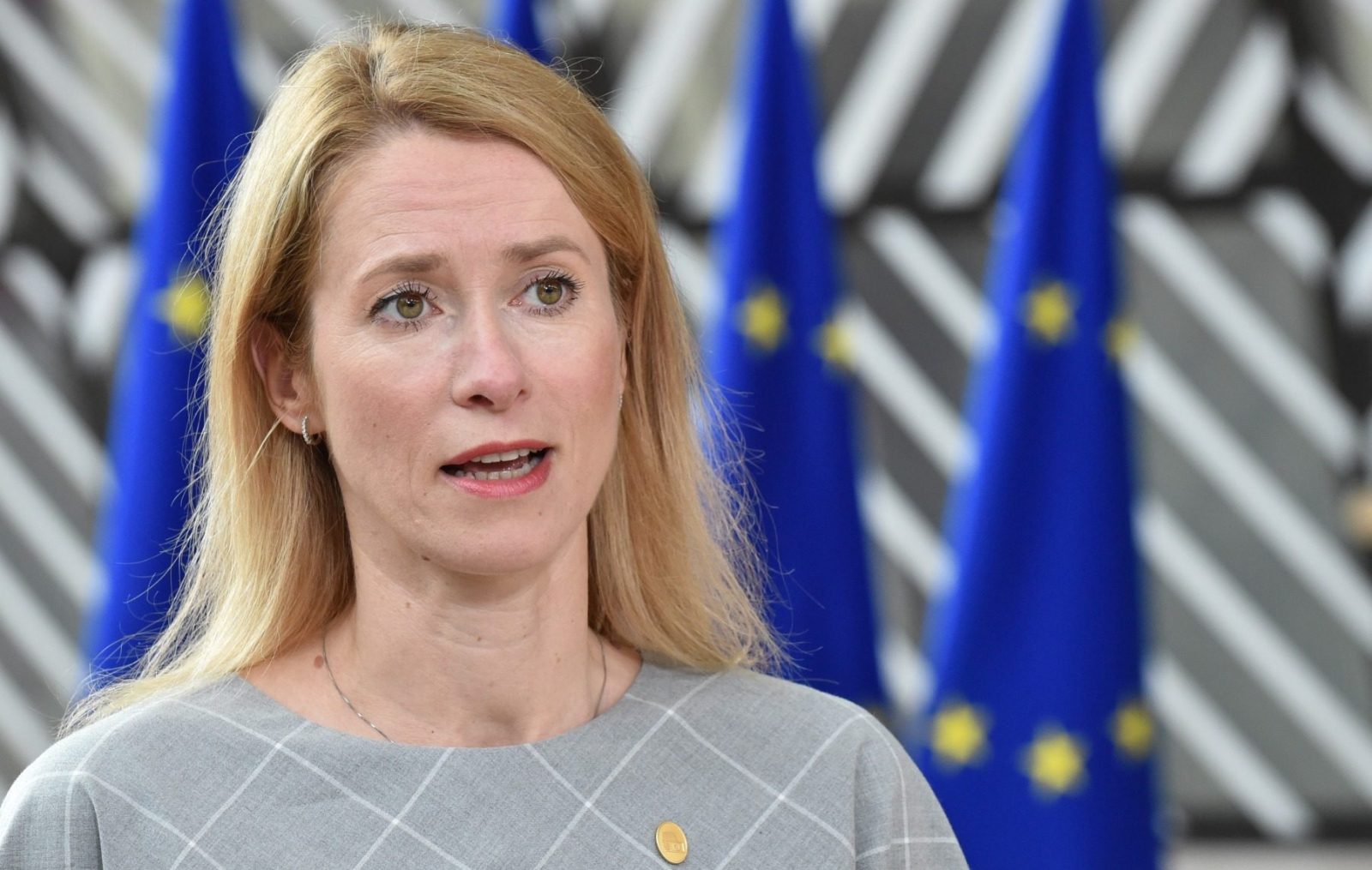 UE solicită respectarea principiilor dreptului internațional după incidentul din Venezuela După ce un eveniment tensionat s-a desfășurat recent în Venezuela, creând valuri de îngrijorare la nivel internațional, Uniunea Europeană a reacționat ferm, reafirmând angajamentul pentru respectarea legilor internaționale și a principiilor fundamentale ale dreptului internațional