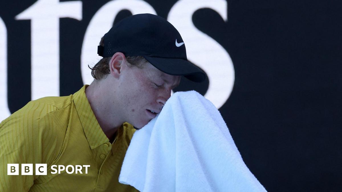Sinner, salvarat de regulamentul de căldură: O victorie dramatică în fața lui Spizzirri Într-un meci plin de suspans la Australian Open, Jannik Sinner a reușit să reverse soarta partidei în fața australianului Spizzirri, grație unei intervenții providențiale aduse de regulamentul privind stresul termic