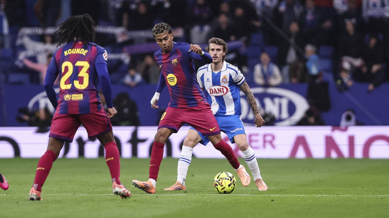 Barcelona își reafirmă dominația în La Liga cu o victorie clară FC Barcelona a obținut o victorie convingătoare pe teren propriu, impunându-se cu 2-0 în fața rivalilor de la Espanyol, într-un meci din etapa a 18-a a La Liga