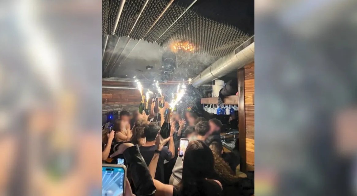 Un incendiu violent a zguduit recent un bar din Elveția, ridicând semne de întrebare despre siguranța localurilor și despre măsurile preventive implementate