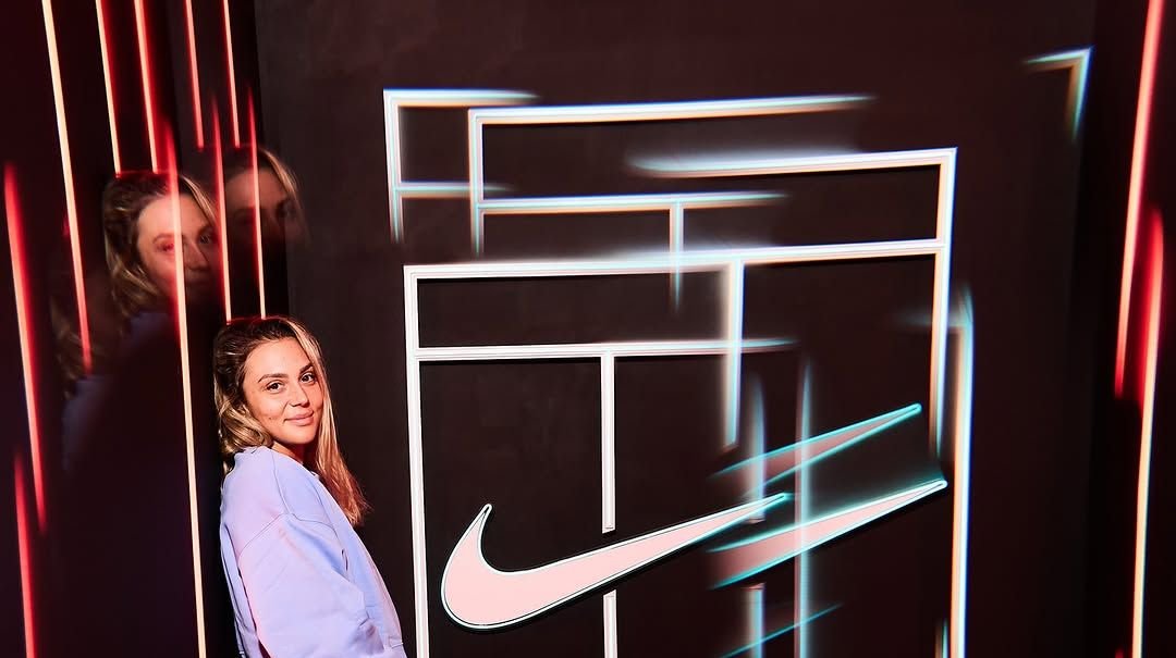 Jaqueline Cristian: O poveste de determinare și victorii Jaqueline Cristian, talentata jucătoare de tenis română, continuă să impresioneze atât pe terenul de joc, cât și în afara acestuia