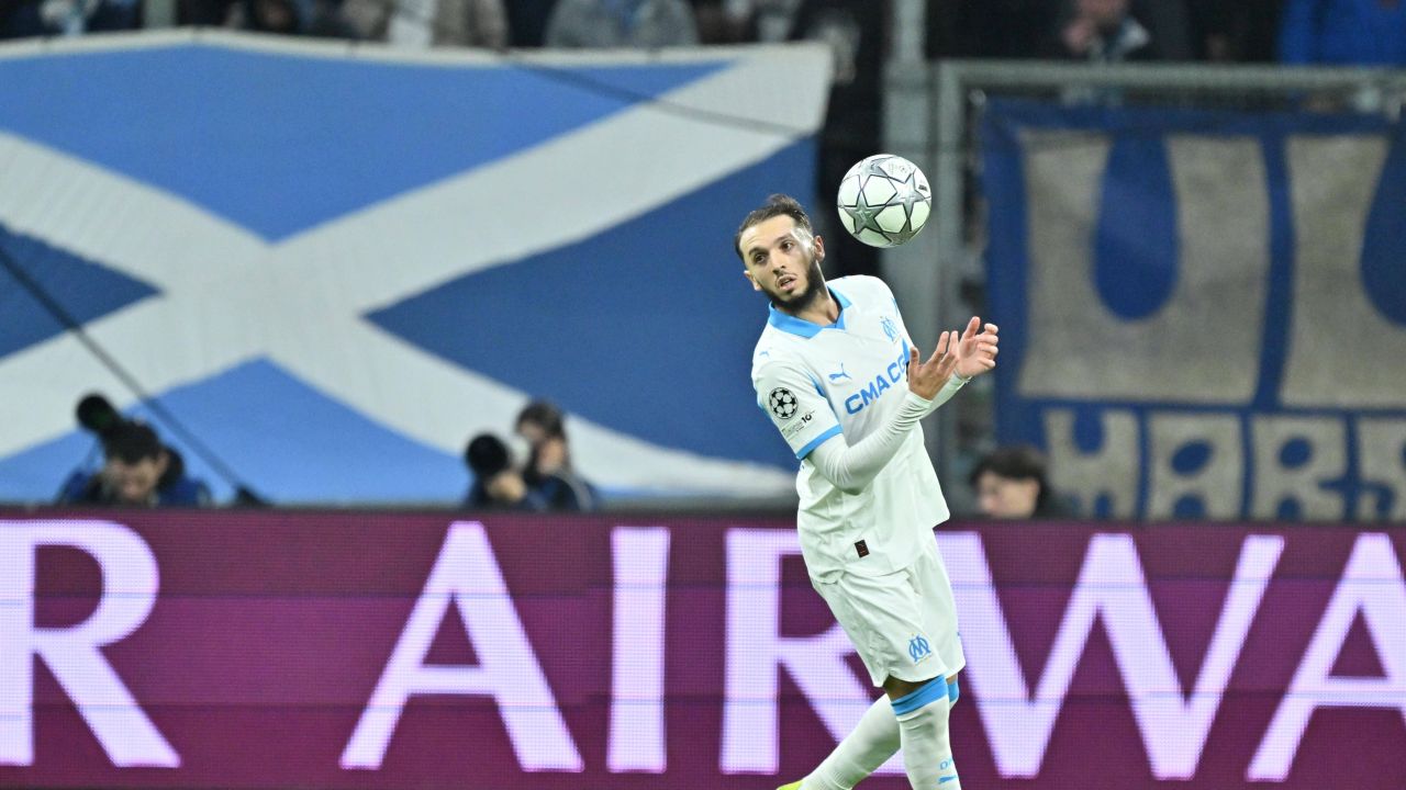 Marseille își reafirmă superioritatea în Ligue 1 cu o victorie clară asupra lui Lens Marseille a obținut o victorie concludentă cu 3-1 în fața echipei Lens, într-un meci din etapa a 19-a a campionatului francez