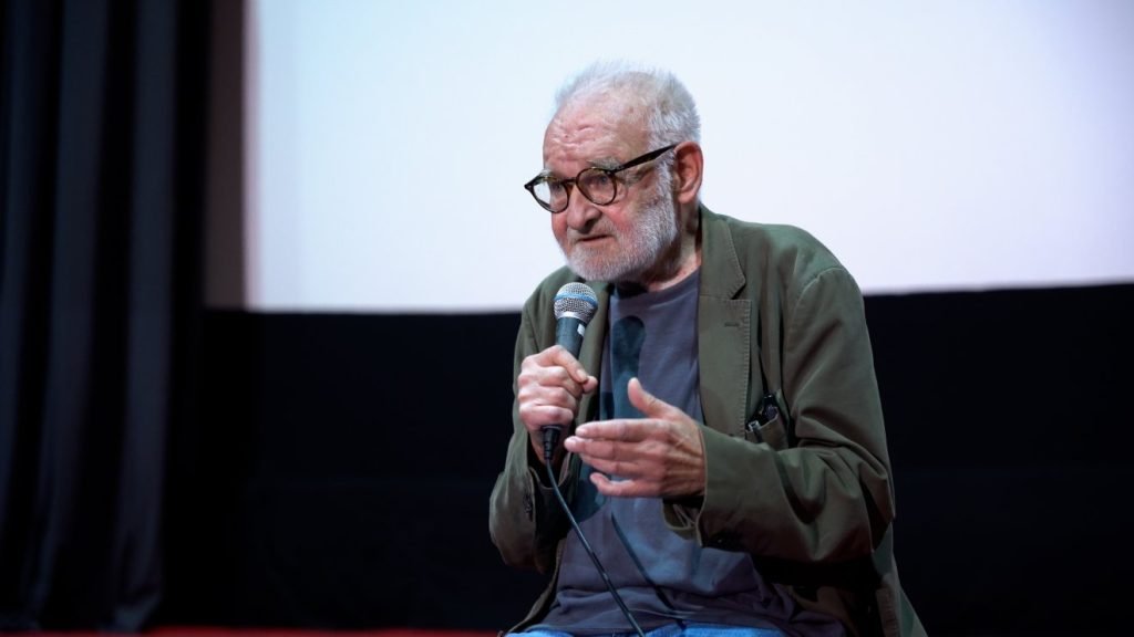 A murit Tarr Béla, maestrul cinematografiei maghiare Tarr Béla, unul dintre cei mai influenți regizori ai cinematografiei contemporane din Ungaria, a decedat marți, la vârsta de 70 de ani