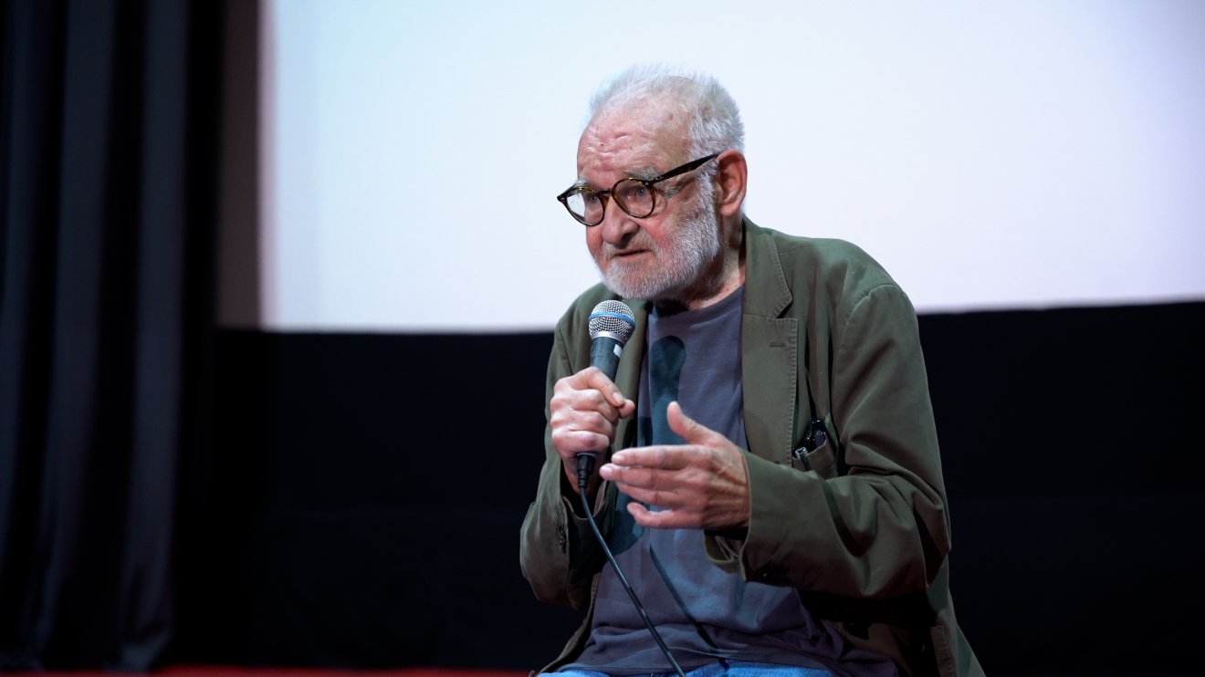 A murit Tarr Béla, maestrul cinematografiei maghiare Tarr Béla, unul dintre cei mai influenți regizori ai cinematografiei contemporane din Ungaria, a decedat marți, la vârsta de 70 de ani