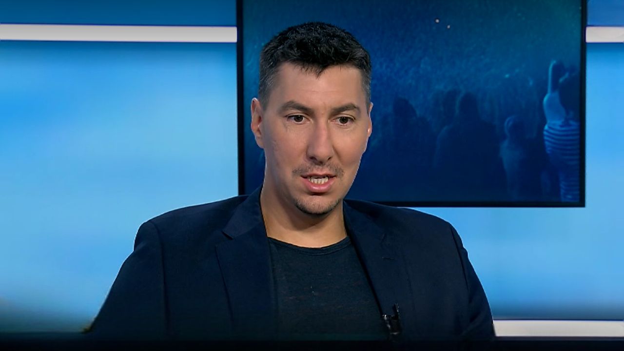 Pantilimon, legenda vie a Premier League: Dublu câștigător al titlului cu Manchester City Costel Pantilimon, unul dintre cei mai cunoscuți portari români, a scris istorie în fotbalul britanic, devenind singurul român care a reușit să ridice trofeul Premier League de două ori