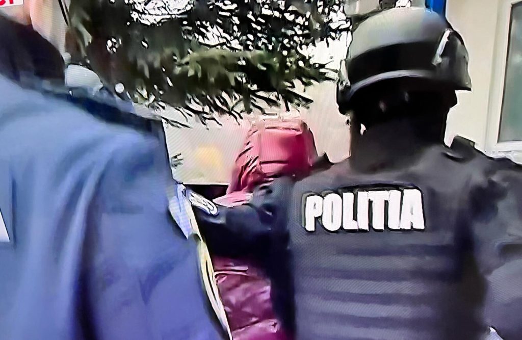 Un administrator de societate de intermedieri imobiliare a fost arestat preventiv pentru 30 de zile, într-un dosar care aduce în prim-plan acte de fraudă și tentative de înșelătorie în domeniul imobiliar
