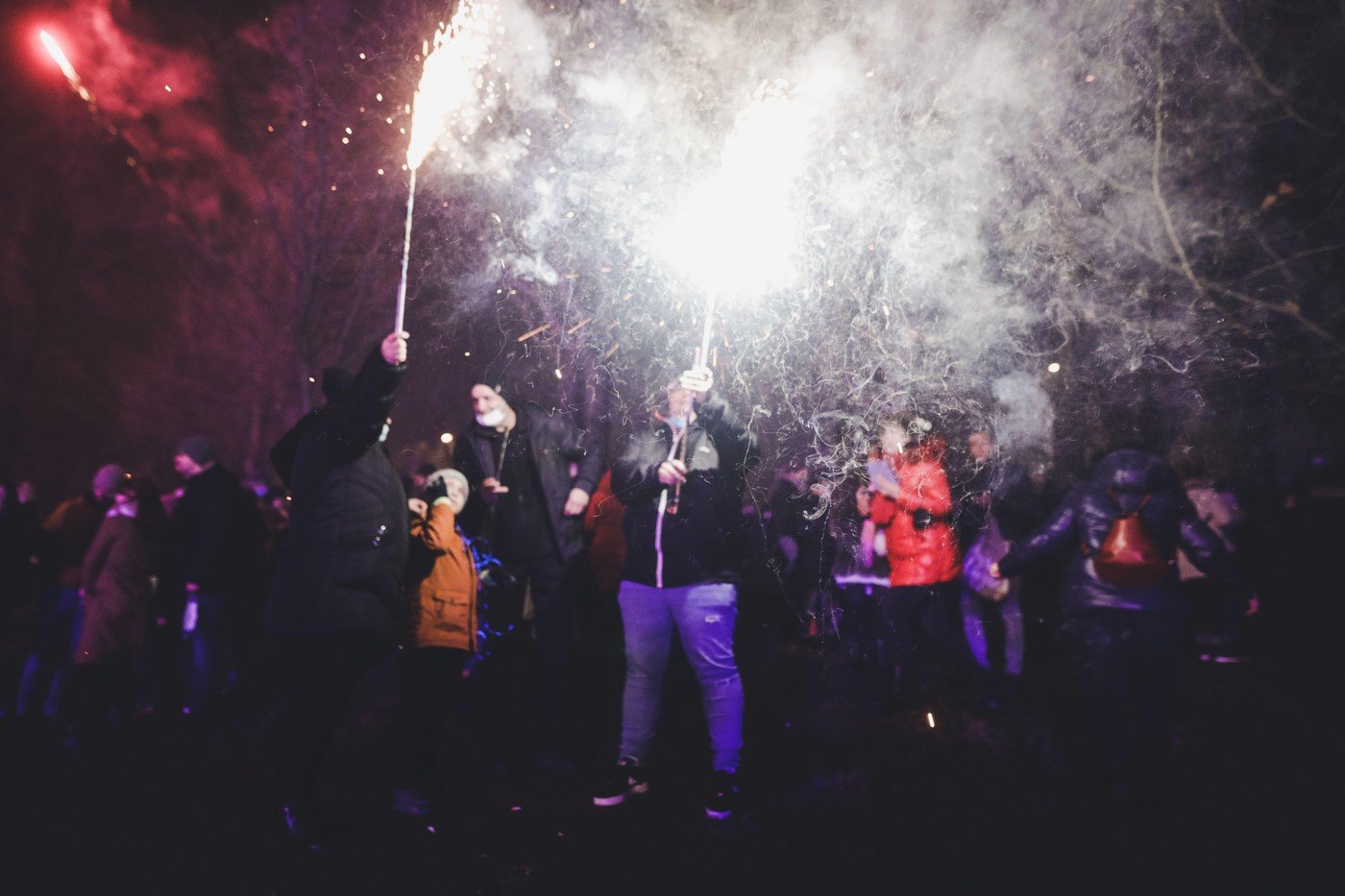 Tragedie de Anul Nou: Doi adolescenți și-au pierdut viața din cauza artificiilor în Bielefeld Doi tineri de 18 ani au murit în urma unor accidente tragice provocate de artificii făcute acasă, în orașul german Bielefeld, în noaptea de Revelion