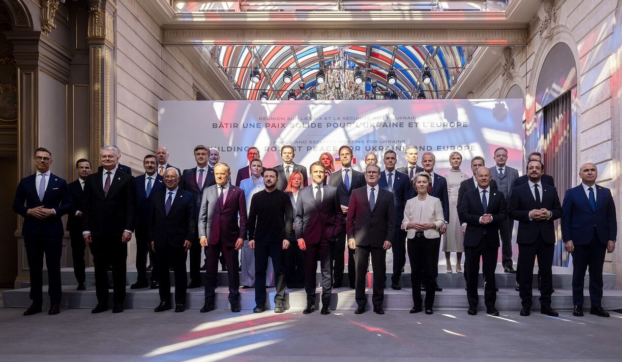 Regatul Unit analizează posibilitatea de a aprofunda legăturile economice cu Uniunea Europeană, în contextul în care formațiunea de guvernare condusă de Keir Starmer a sugerat o recalibrare a strategiei comerciale post-Brexit