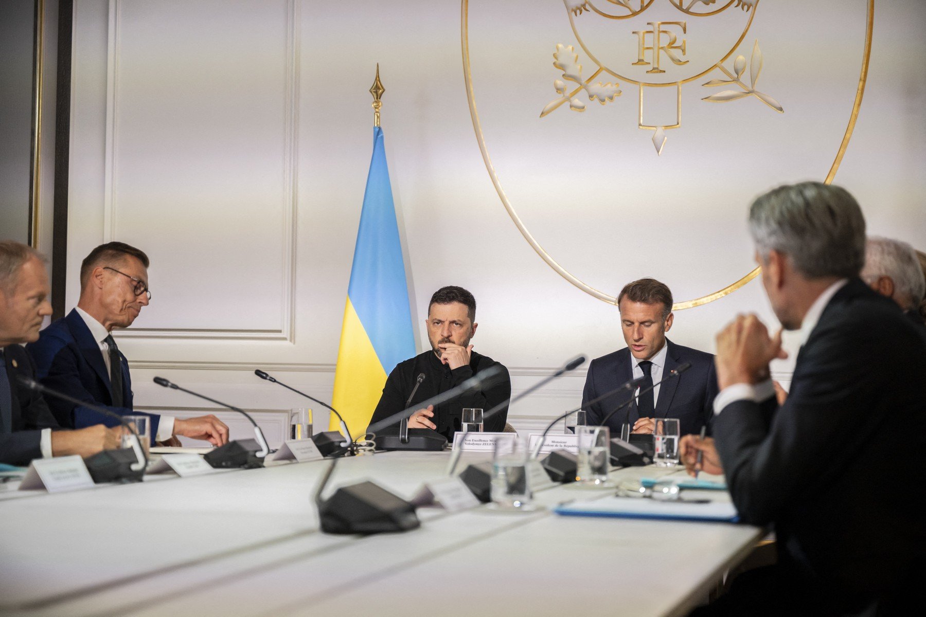 Președintele Nicuşor Dan participă la un summit european în Franța, într-un context tensionat legat de sprijinul pentru Ucraina Președintele României, Nicușor Dan, se află zilele acestea într-un moment de mare importanță pentru politica externă a țării