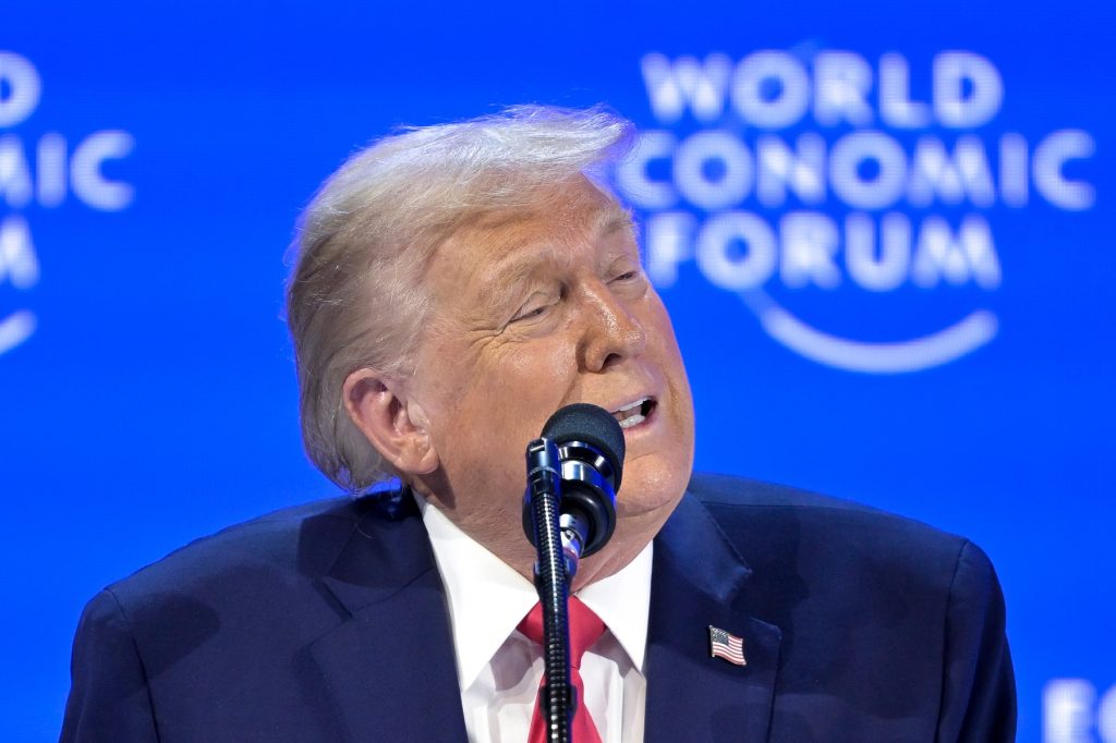 General polonez de rang înalt critică afirmațiile lui Donald Trump despre sprijinul militar al aliaților NATO Un fost comandant al unității speciale GROM din Polonia, generalul în retragere Roman Polko, a lansat o critică dură la adresa recentei retorici a fostului președinte american Donald Trump, acuzându-l că a subminat relațiile transatlantice și încrederea în legăturile de securitate ale NATO