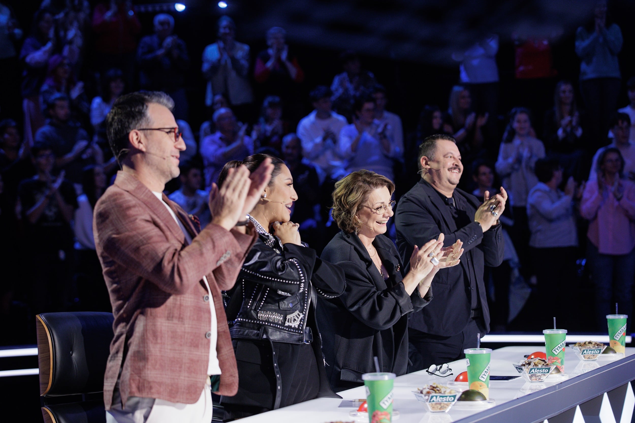 Tinerii italieni redescoperă folclorul românesc în „Românii au talent”