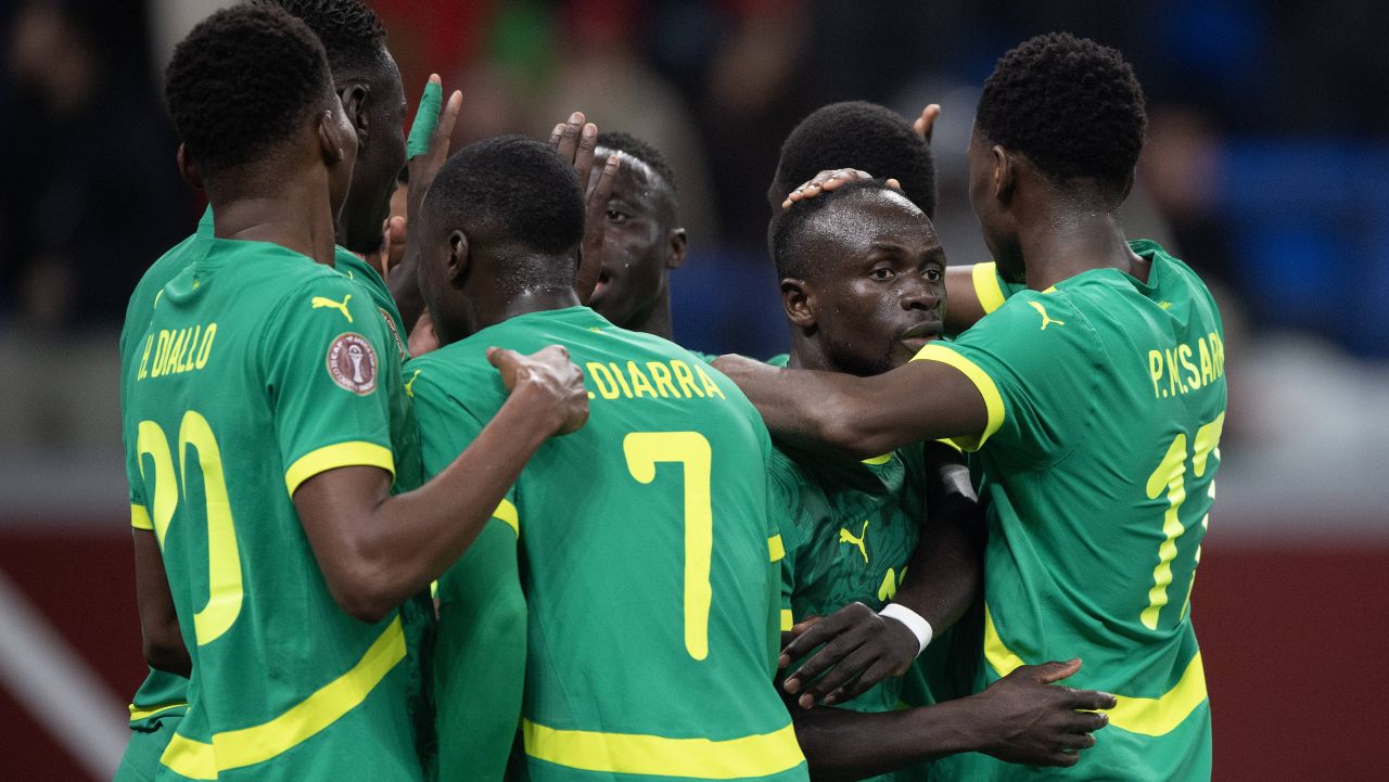 Senegal avansează în sferturile de finală ale Cupei Africii pe Naţiuni Echipa naţională de fotbal a Senegalului şi-a continuat parcursul impresionant la Cupa Africii pe Naţiuni 2025, găzduită de Maroc, reuşind să se calificare în sferturile de finală după o victorie concludentă împotriva Sudanei, scor 3-1