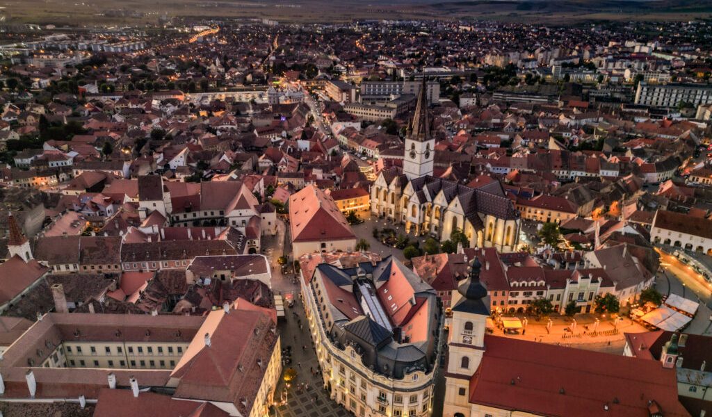 sibiu-vedere-de-sus-biserica-evanghelica-piata-mare-1024x768.jpg - ReactiveNews
