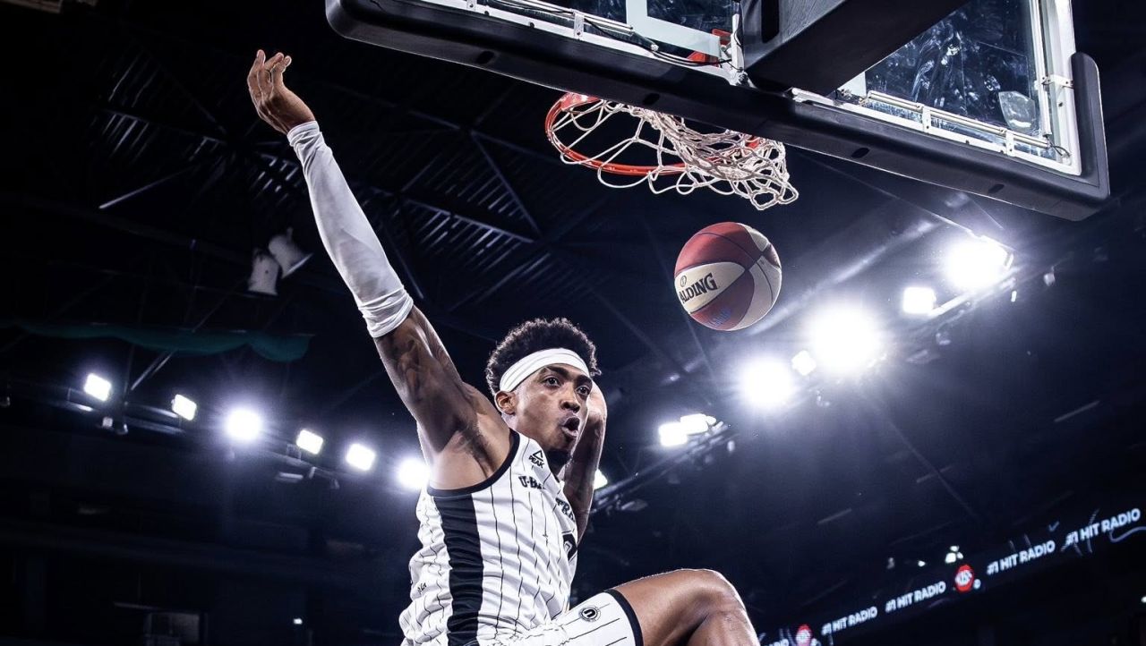 U-BT Cluj-Napoca, Lider Provizoriu în ABA League după Victorie Convingătoare U-BT Cluj-Napoca a reușit să își consolideze statutul de favorit în Grupa A a competiției de baschet masculin ABA League, obținând o victorie clară împotriva echipei sârbe FMP Belgrad, cu scorul de 93-65