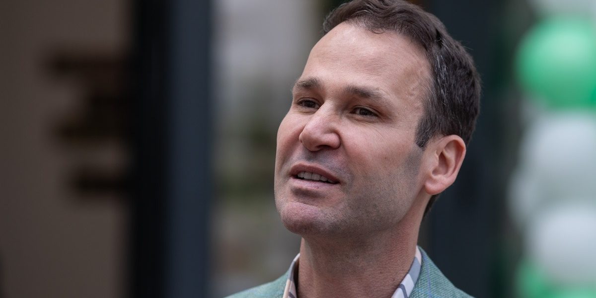 100L3237.jpg - ReactiveNews