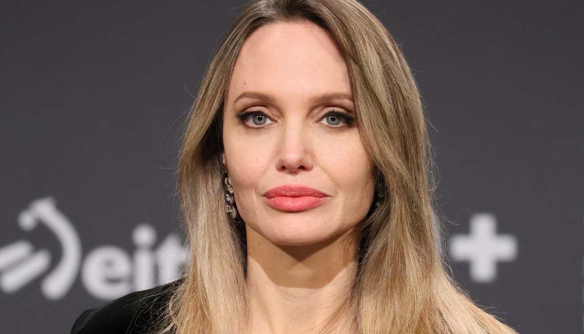 Angelina Jolie, afectată de stresul continuu al disputei legale cu Brad Pitt Angelina Jolie, celebra actriță și activistă umanitară, pare să se confrunte cu probleme de sănătate din cauza stresului cauzat de prolungirea litigiului cu fostul soț, Brad Pitt
