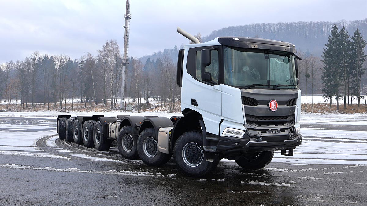 Tatra lansează primul camion 16×16 din istoria sa, destinat Australia Producătorul ceh Tatra a făcut un pas inovator în domeniul ingineriei vehiculelor utilitare, anunțând recent realizarea primului camion 16×16 din toate timpurile