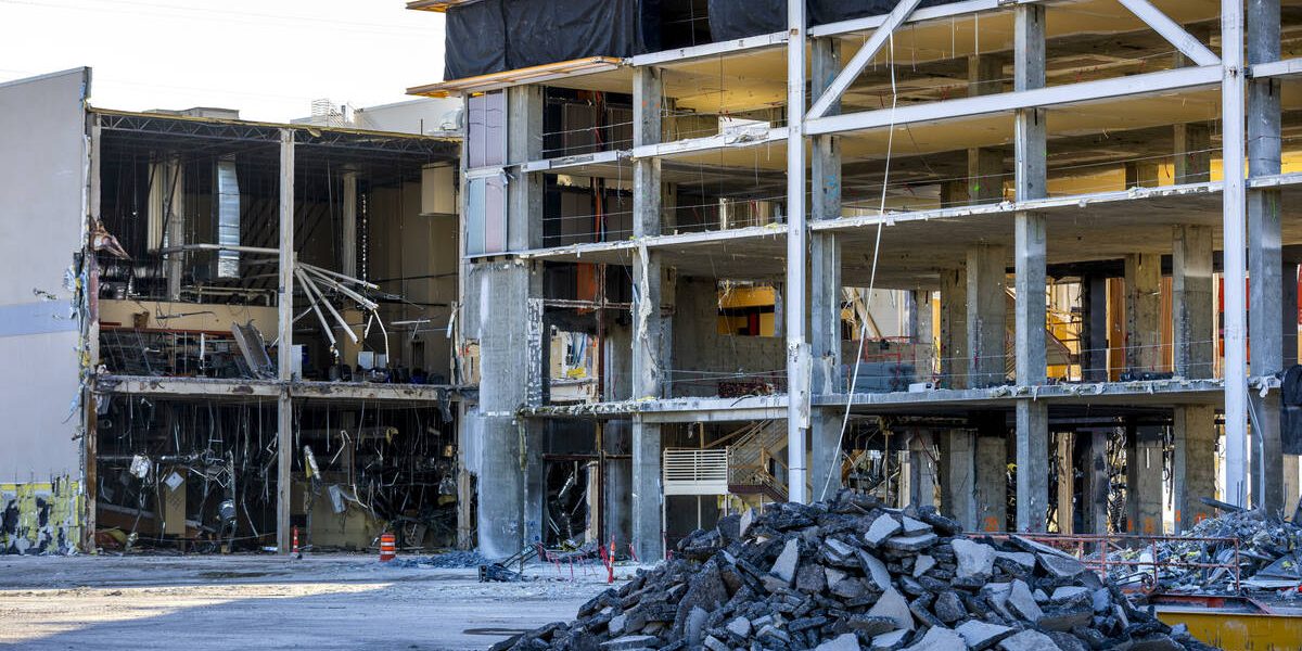 21373330_web1_EASTSIDE-CANNERY-DEMO-FEB10-26-004_20101d.jpg - ReactiveNews