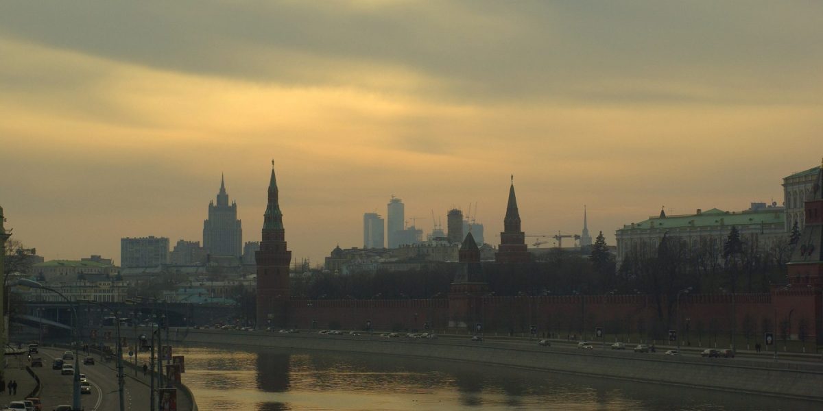 2560px-Ministry_of_Foreign_Affairs_building_Moscow_Kremlin_and_Moscow_International_Business_Center.jpeg - ReactiveNews