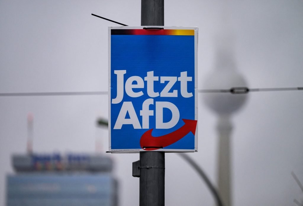 Filiala partidului Alternativa pentru Germania din Saxonia Inferioară, clasificată ca extremistă de autorități Blocaj între discursul populist și monitorizarea oficială: autoritățile din Saxonia Inferioară au decis să includă filială locală a partidului Alternativa pentru Germania (AfD) pe lista organizațiilor considerate extremiste