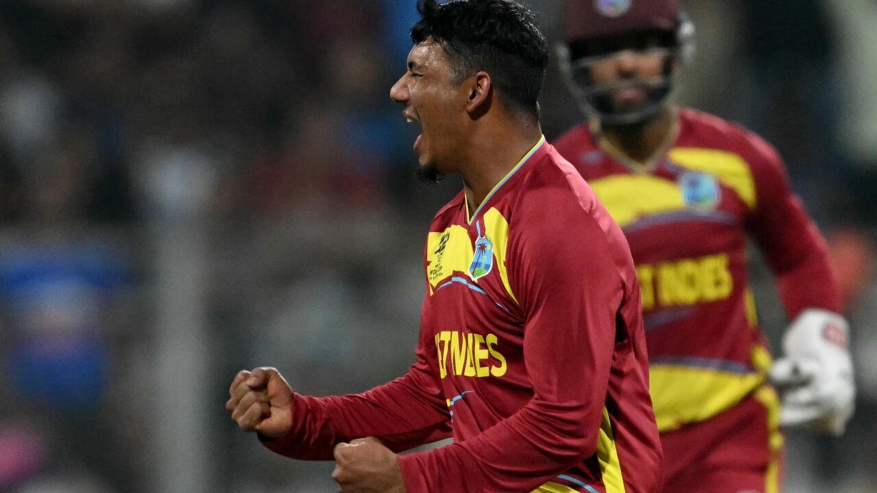 West Indies se impune clar în fața Angliei, datorită lui Sherfane Rutherford West Indies a obținut o victorie categorică împotriva Angliei, înregistrând un total de 196 de puncte pentru 6 wicket-uri, iar în replică, formația engleză a fost eliminată pentru doar 166 de puncte în 19 overs