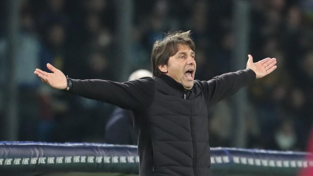 Napoli și Roma încheie cu un 2-2 remarcabil Într-o partidă intensă și palpitantă, Napoli și AS Roma au încheiat sâmbătă seara la egalitate, scor 2-2, rezultatul fiind un testament al efortului și determinării ambelor echipe