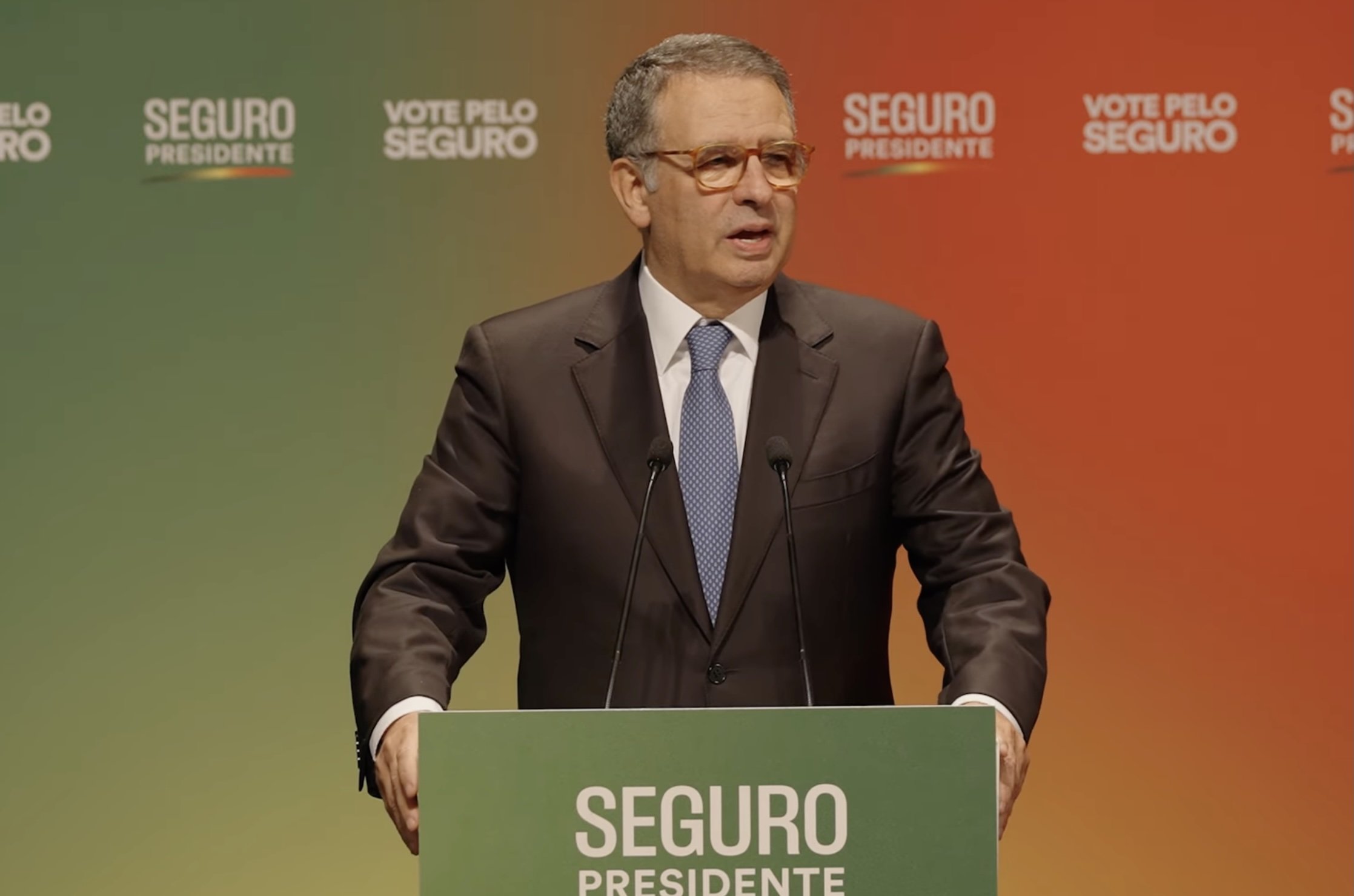 Portugală, Zi crucială pentru democrație: Alegeri prezidențiale în plină desfășurare Duminică dimineață, mai mult ca oricând, Portugalia a trăit un moment decisiv pentru viitorul său politic, având în vedere începutul celui de-al doilea tur al alegerilor prezidențiale