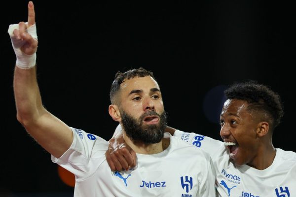 Karim Benzema a debutat cu hattrick în tricoul lui Al Hilal, împotriva echipei lui Marius Șumudică