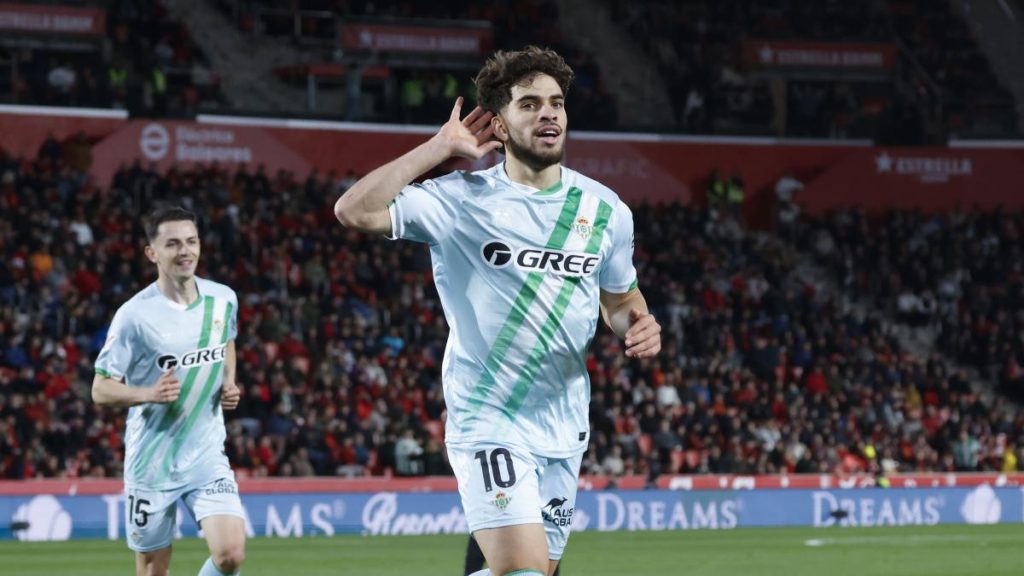 Abde lidera en Son Moix a un Betis lanzado