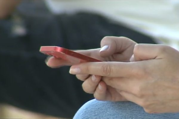 Alertă CNAIR: o campanie masivă de „smishing” vizează șoferii din România. Cum funcționează frauda