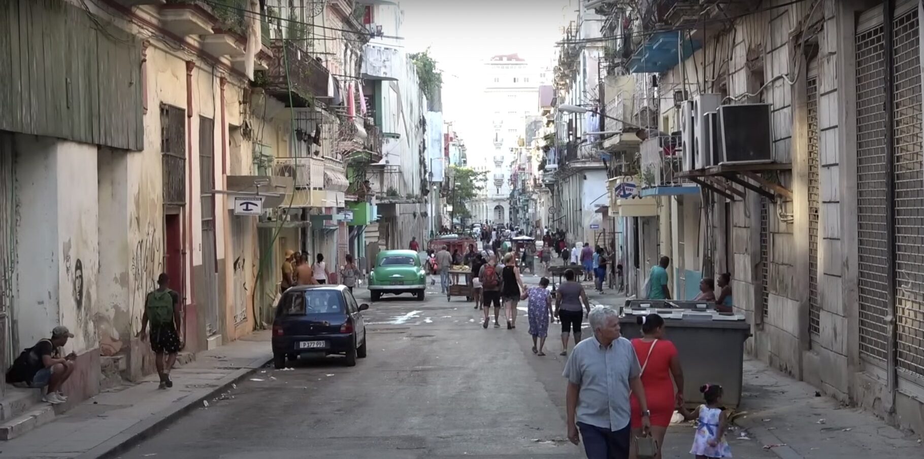Guvernul cubanez începe să închidă hoteluri și să relocesează turiștii în contextul sancțiunilor americane Insula Cuba se confruntă cu o nouă criză economică, în timp ce guvernul de la Havana a anunțat recent măsuri dure pentru reducerea impactului sancțiunilor impuse de Statele Unite asupra industriei turistice și, implicit, asupra economiei locale