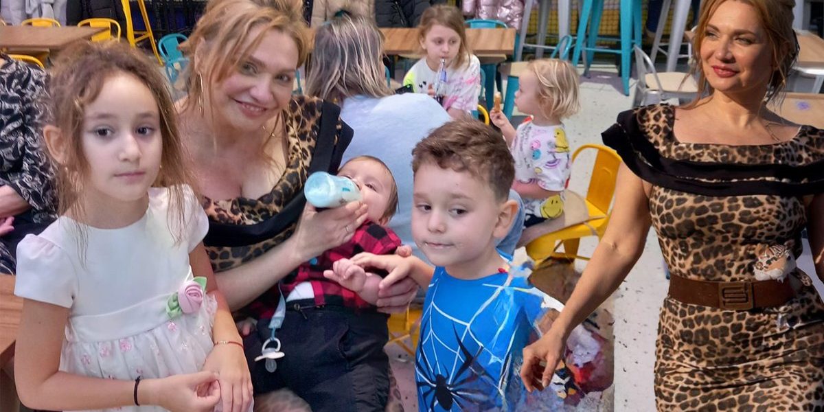 Cristina Cioran, super sexy la petrecerea de un an a băiețelului său. Gestul lui Alex Dobrescu, în ziua aniversării celui mic