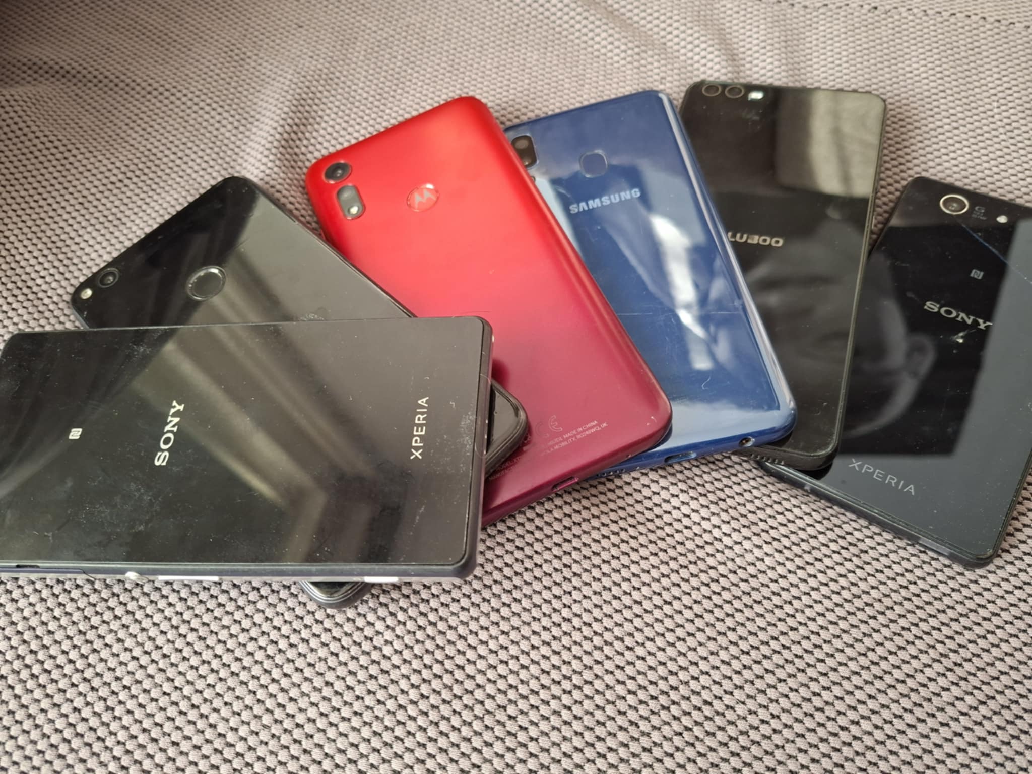 În era digitală, telefoanele vechi au devenit, pentru mulți, simple rămășițe în sertare, lăsate acolo în așteptarea unui moment de revalorificare