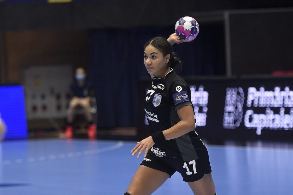 Elizabeth Omoregie părăsește CSM București pentru Ferencváros: o nouă provocare în carieră Una dintre cele mai valoroase și respectate jucătoare din echipa de handbal CSM București va face pasul către o echipă rivala, Ferencváros din Budapesta