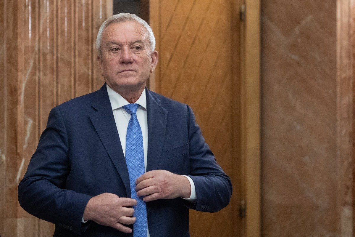 Marcel Ciolacu și primarul Toma: Un dialog tensionat, dar totuși funcțional pentru proiectele buzoiene Liniile relației dintre Marcel Ciolacu, liderul PSD și actualul premier interimar, și Constantin Toma, primarul municipiului Buzău, par să fie marcate de o dinamică complexă