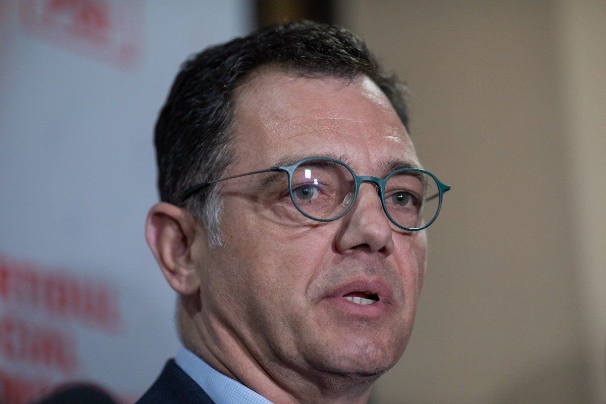 Radu Oprea, secretarul general al Guvernului și membru marcant al PSD, a intrat în centrul unei controverse prelungite după ce a făcut o declarație controversată, care a fost interpretată drept o comparație inadecvată între concedieri și evenimentele tragice din timpul Holocaustului