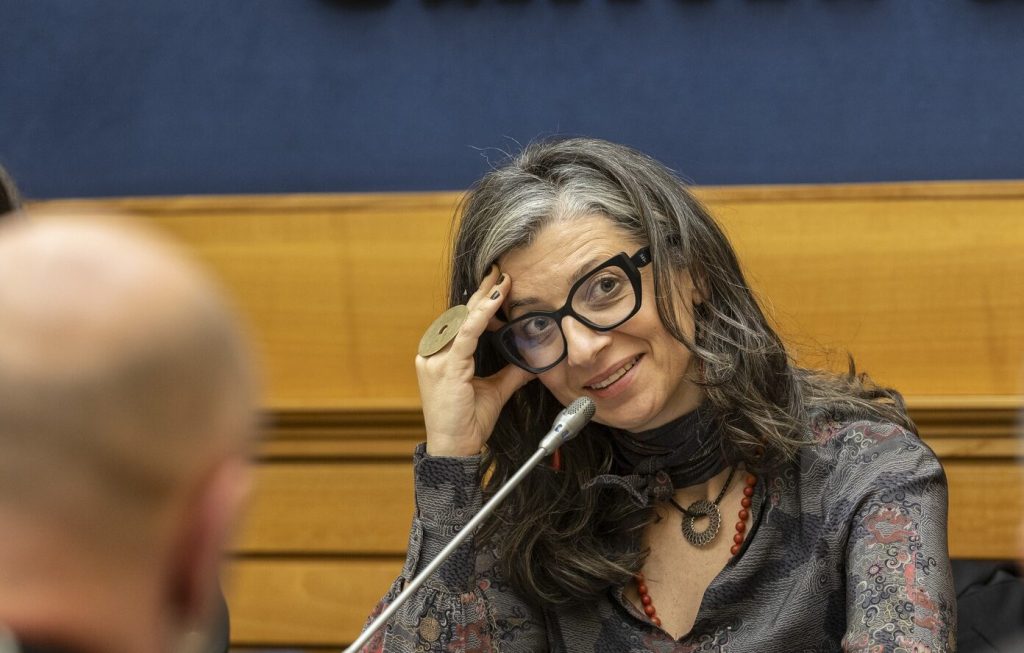 Cehia cere demisia raportorului ONU pentru drepturile omului după declarații controversate despre Israel Tensiunile internaționale au atins un nou nivel după ce Ministerul de Externe al Cehiei a solicitat public demisia Francescăi Albanese, raportorul special al ONU pentru drepturile omului, acuzând-o de promovarea unor afirmații antisemite în cadrul unei conferințe organizate de televiziunea Qatarului, Al Jazeera