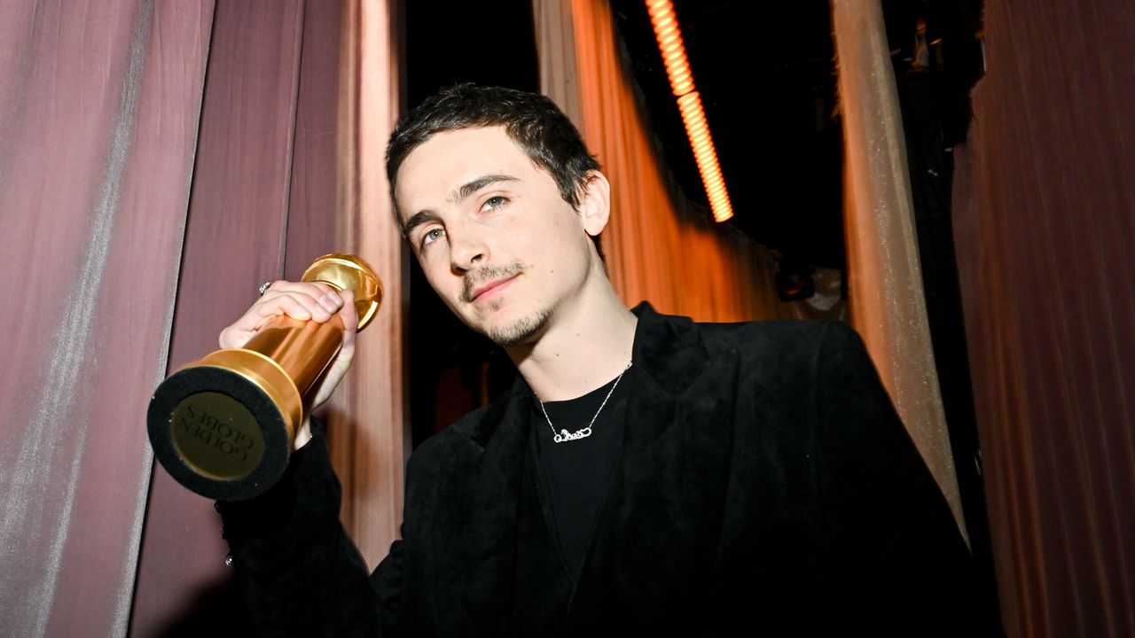 Timothée Chalamet pe cale să devină EGOT: Un pas spre istorie Timothée Chalamet are șansa de a se alătura exclusivistei liste EGOT, în urma nominalizării sale pentru un Grammy