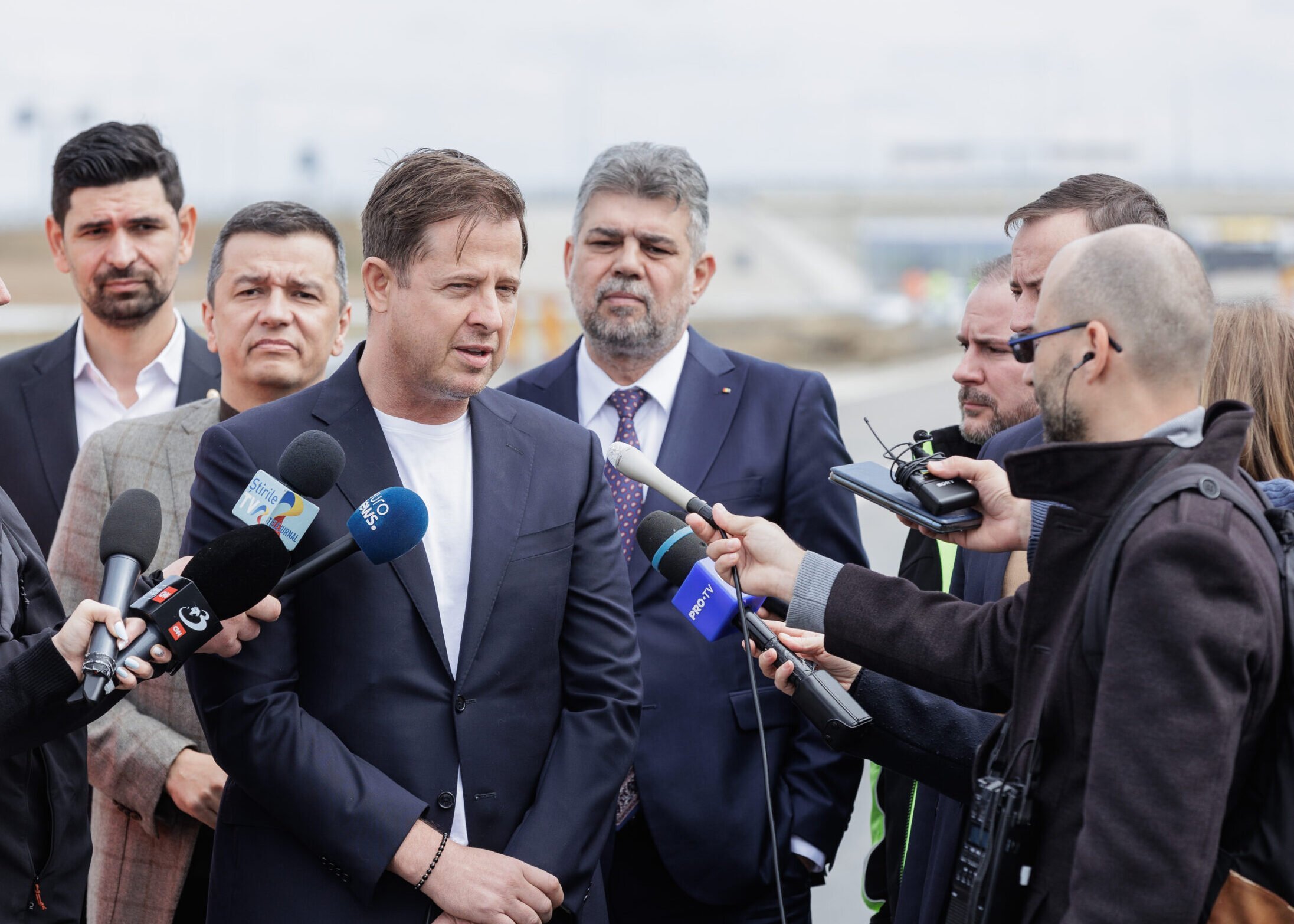 Hubert Thuma, unul dintre cei mai vocali și contestatari ai actualei conduceri din PNL, a intrat duminică în lumina reflectoarelor într-un mod aproape neașteptat, acuzându-l direct pe premierul Nicolae Ciucă de intenția de a „USR-iza PNL”