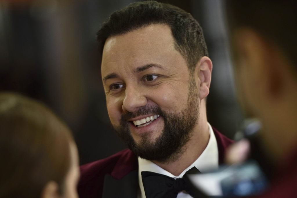 Telenovela „Leyla” își face loc pe Pro TV, înlocuind emisiunea lui Cătălin Măruță Pro TV a dat startul noii sale telenovele, „Leyla”, înlocuind emisiunea populară „La Măruță”, iar primele date de audiență arată o competiție strânsă în peisajul televiziunii românești