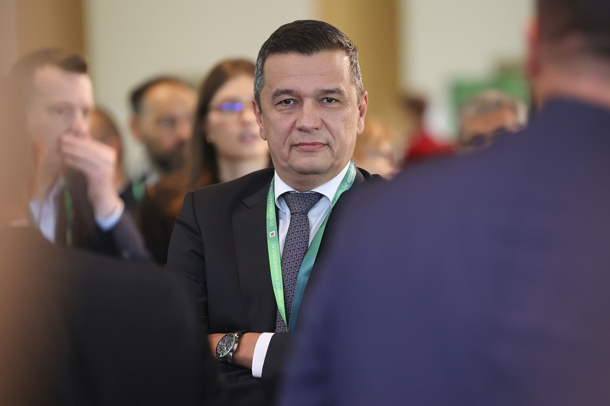 Sorin Grindeanu, socialism și lider la PSD, a făcut recent declarații privind negocierile în coaliția de guvernare pentru numirea noilor conducători ai serviciilor secrete