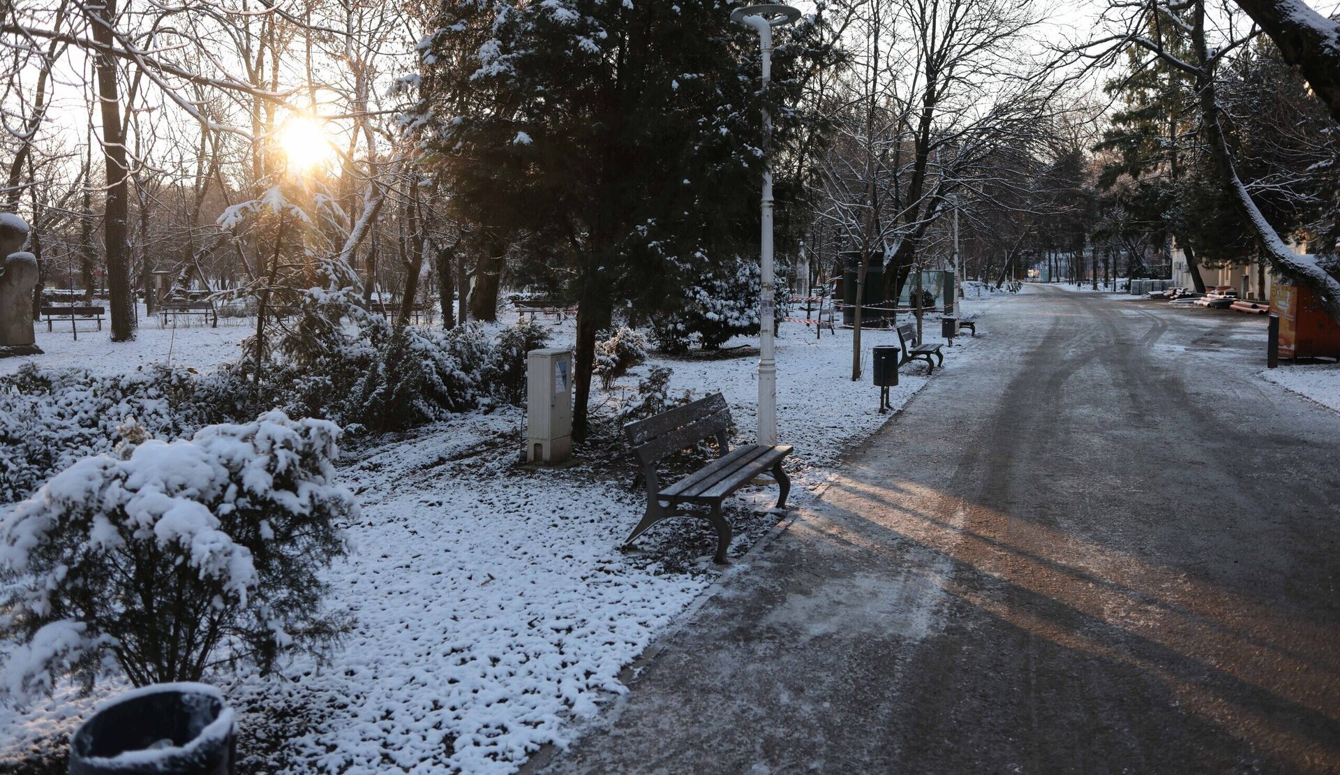 Bucureștiul se pregătește pentru un început de săptămână marcat de vreme capricioasă, cu fenomene extreme ce pot afecta activitatea cotidiană și planurile de vacanță ale locuitorilor