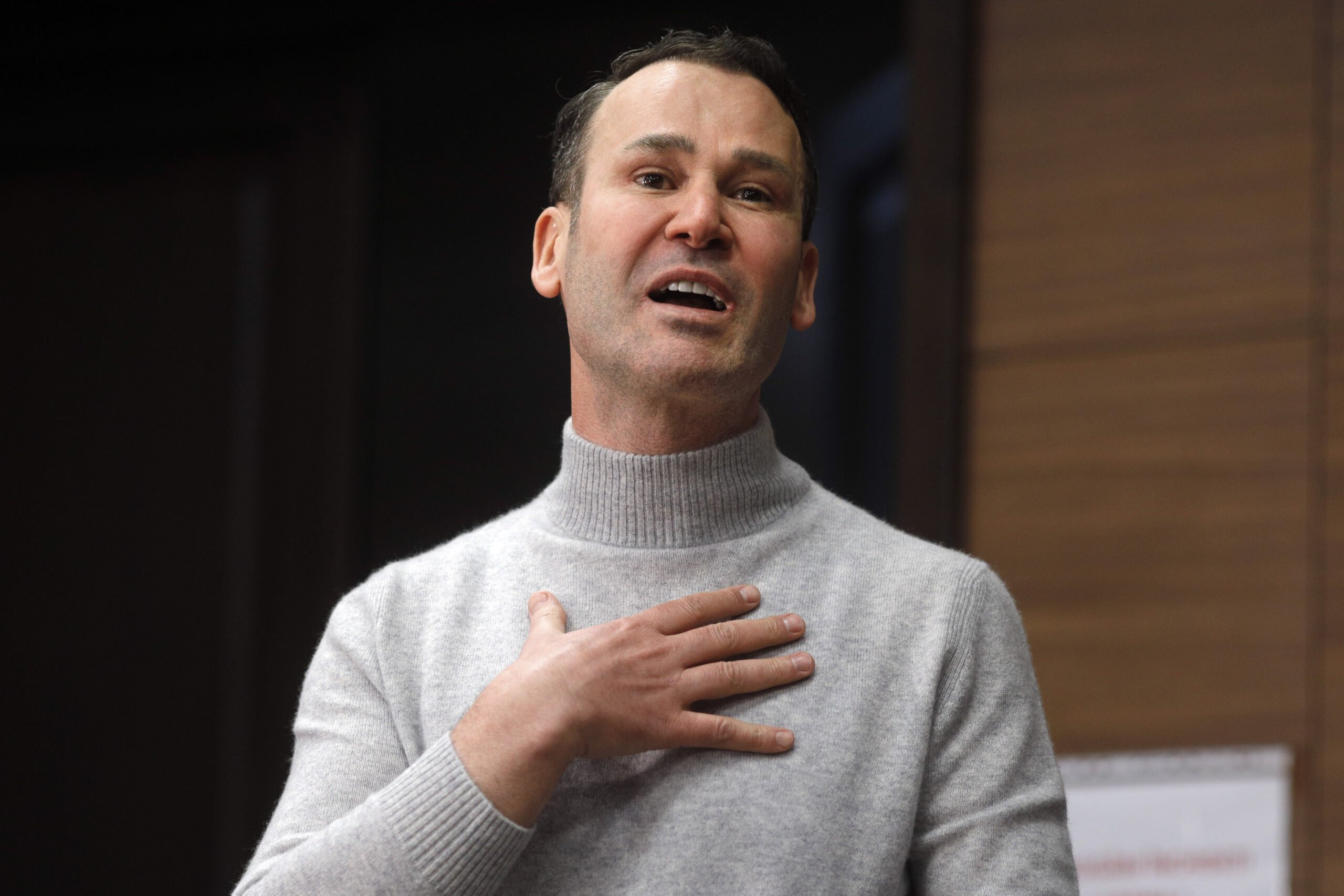 Robert Negoiță, suspendat din primărie pentru a doua oară. Motivul sigilării biroului în 2020